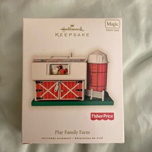 Hallmark keepsake play family farm 2008